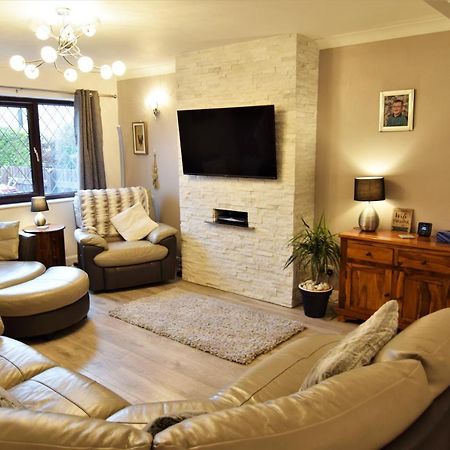 Mikes At Menai - Stylish & Spacious 3 Bed House In Menai Bridge. Exterior photo